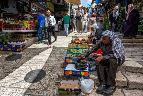 سوق في البلدة القديمة بالقدس المحتلة