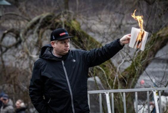 السويد: نأسف لإساءة أشخاص ببلادنا للأديان والكتب السماوية ونسعى لوقف ذلك