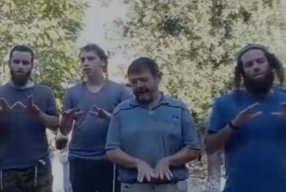 مستوطنون يدنسون باحات المسجد الأقصى