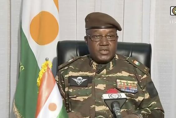 رئيس المجلس الانتقالي في النيجر: أي هجوم على البلاد لن يكون "نزهة في حديقة"