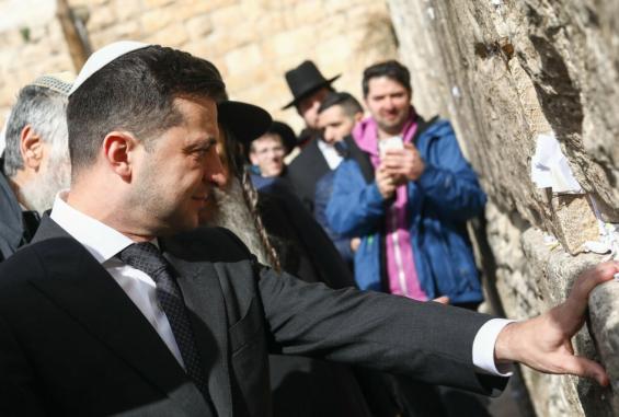 بوتين: الغرب نصب يهوديا لرئاسة أوكرانيا “للتستر على نزعة تعظيم النازية”