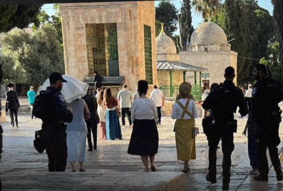 مستوطنون يقتحمون الأقصى