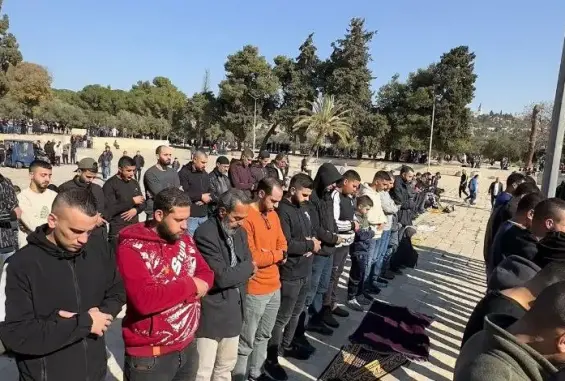 40 ألف مصلّ تمكَّنوا من أداء صلاة الجمعة في المسجد الأقصى