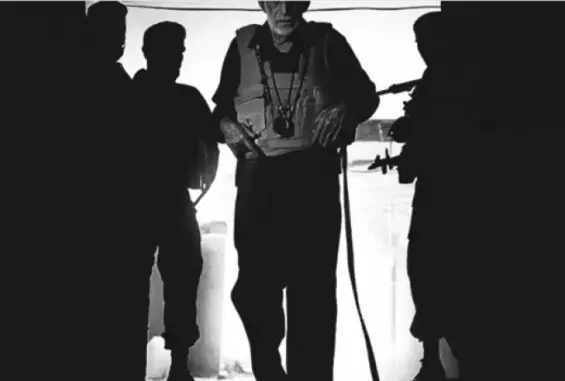 خبير قانوني لـ"شهاب": استخدام الفلسطينيين كدروعٍ بشريَّة جريمةٌ تعكس عنصريَّة الاحتلال