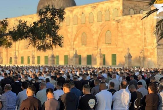 80 ألف مصلٍ يؤدون صلاة عيد الأضحى في المسجد الأقصى رغم قيود الاحتلال