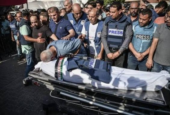 اقديري لشهاب: اغتيال الصحفيين سياسة ممنهجة لطمس جرائم الاحتلال في غزة