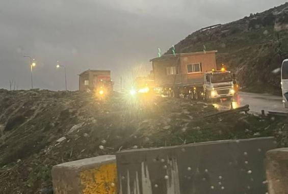 المستوطنون يوسّعون بؤرة "عش غراب" الاستيطانية شرق بيت ساحور بنصب بيوت متنقلة جديدة