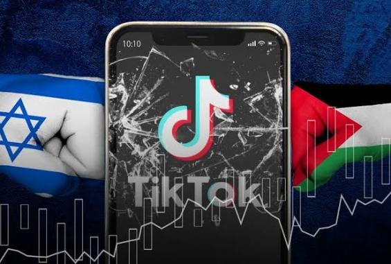 تيك توك بين الرقابة والتواطؤ.. كيف تُكمِّم المنصة الأفواه الفلسطينية وتُلمّع جرائم الاحتلال الإسرائيلي