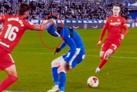 نهاية درامية.. حكم يحتسب أغرب ركلة جزاء في تاريخ كأس إسبانيا