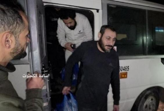 الاحتلال يفرج عن أسيرين من قطاع غزة _أرشيفية_