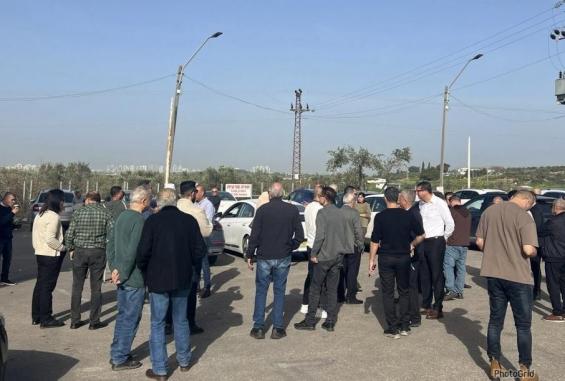 قافلة احتجاجية تجوب الداخل المحتل رفضًا للجريمة وفوضى السلاح