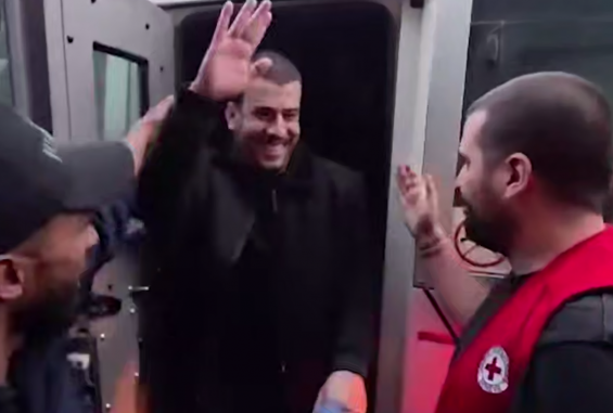 قوات الاحتلال تفرج عن 5 أسرى من قطاع غزة