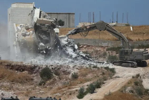 الاحتلال يُخطر بهدم 6 منازل مأهولة في خربة الدير جنوب شرق بيت لحم