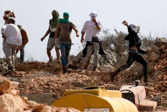 إصابات بهجمات للمستوطنين في عدة مناطق بالضفة الغربية