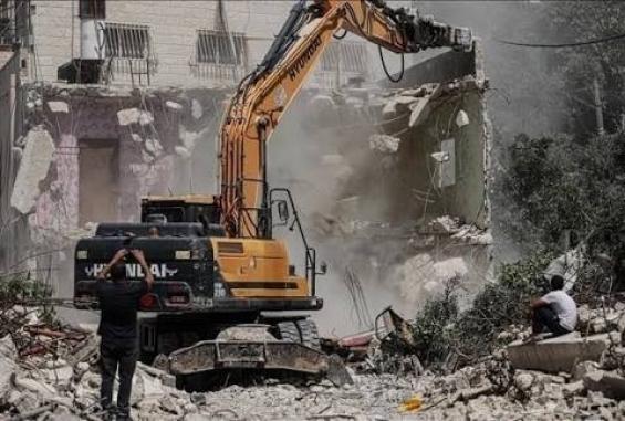 الاحتلال يهدم منازل ومحال تجارية في جنين والقدس -أرشيفية-