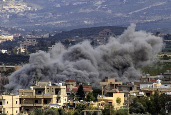 غارات "إسرائيلية" مكثفة على بيروت وجنوب لبنان.. وحزب الله يرد بقصف مواقع قرب "تل أبيب"