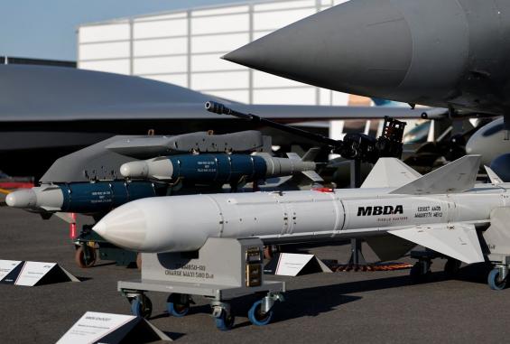 من يربح الحروب؟ تقرير بريطاني يكشف كلفة الدم وأرباح السلاح في صراعات الشرق الأوسط