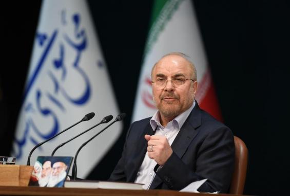 قاليباف: القواعد الأمريكية تهديد للمنطقة ومن يعتمد على واشنطن “عريان”