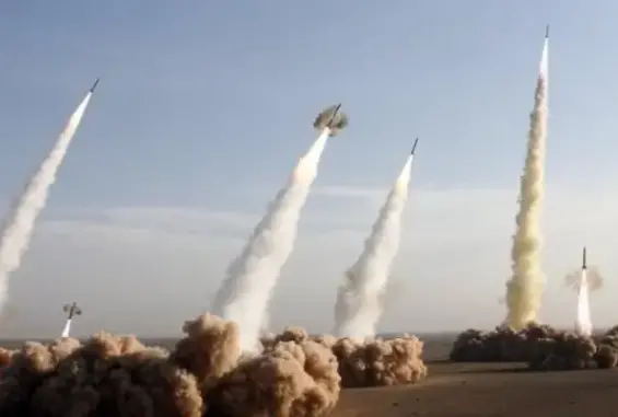 إيران تؤكد استعدادها لحرب طويلة الأمد