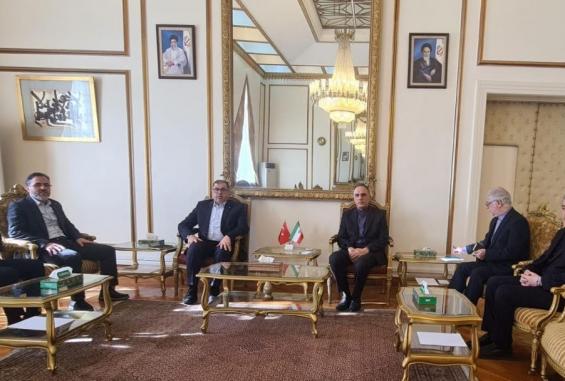 وفد قيادي من "حماس" يزور السفارة الإيرانية في انقرة