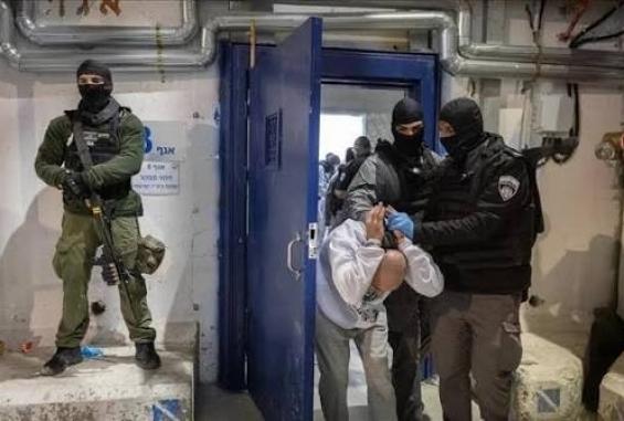 رمضان خلف القضبان.. شهادات عن القهر والمعاناة في سجون الاحتلال