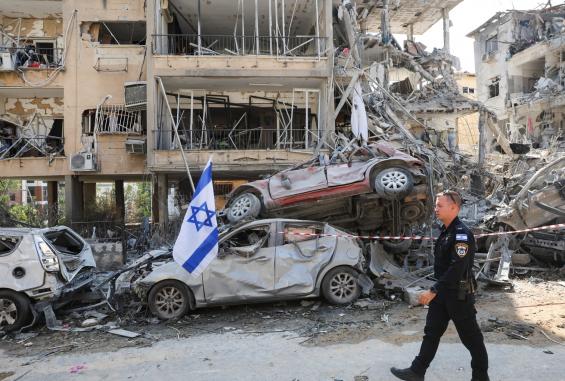 من "زئير الأسد" إلى "مواء القطة".. محلل إسرائيلي يقرّ بهزيمة "تل أبيب" وواشنطن بعد 41 يومًا من الحرب