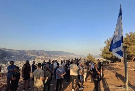مظاهرة في مجد الكروم رفضًا لإقامة بؤرة استيطانية بأراضيها