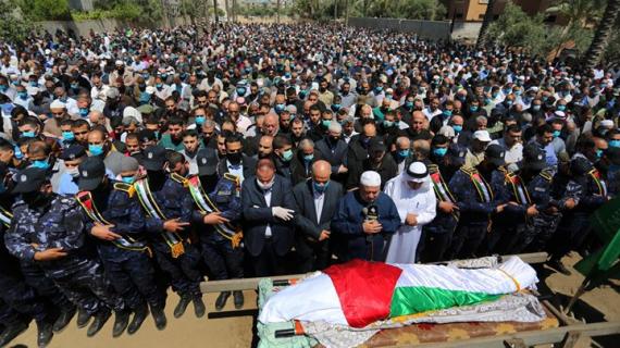 جماهير غفيرة تشيع جثمان القيادي بحماس أحمد الكرد