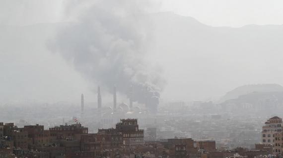 تواصل المعارك بين جماعة الحوثي وقوات الرئيس اليمني المخلوع علي صالح في صنعاء