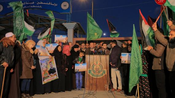 استقبال جماهيري حاشد لأهالي الأسرى بعد تهجم عضو كنيست عليهم