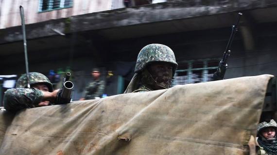 استمرار المواجهات بين الجيش الفلبيني وجماعات مسلحة تتبع تنظيم الدولة