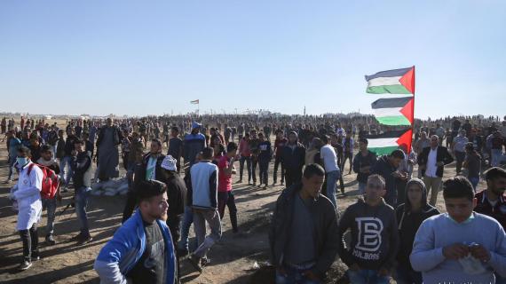 آلاف الفلسطينيين يشاركون في جمعة موحدون في مواجهة الصفقة