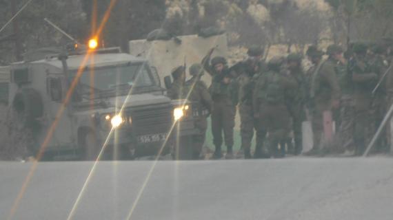 اقتحام قوات الاحتلال لبلدة بيت أمر شمال الخليل