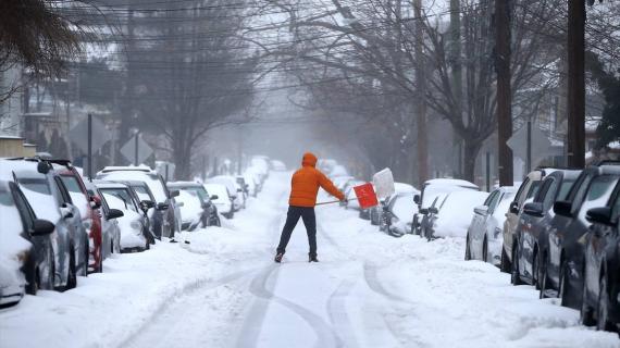 صور عاصفة ثلجية تضرب ولايات أمريكية