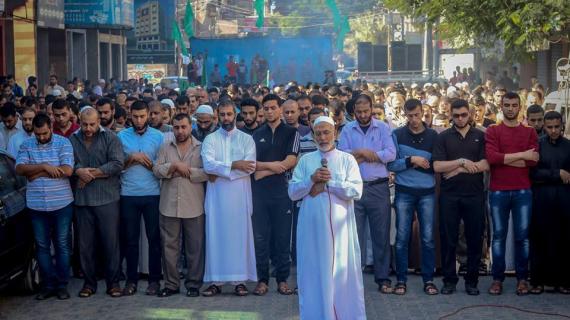 مساجد غزة تؤدي صلاة الغائب على أرواح شهداء نفق المقاومة