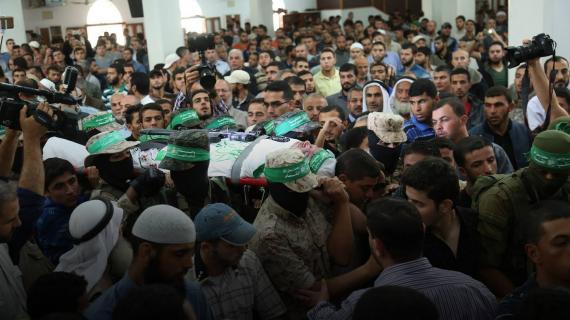 غزة تودع 7 شهداء من رجال المقاومة.. والحزن يلف شوارعها