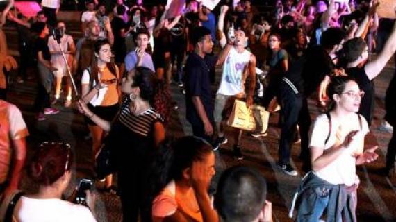 تظاهرات واسعة في امريكا احتجاجا على فوز ترامب في الانتخابات الرئاسية .