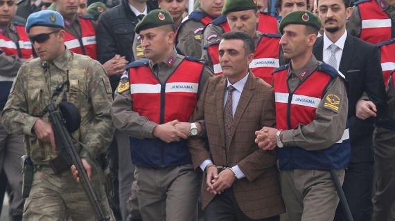 محاكمة المتهمين بمحاولة اغتيال أردوغان في تركيا