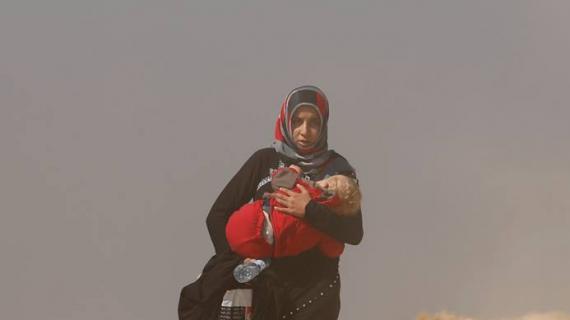 صور لاستمرار نزوح المدنيين بسبب المعارك في مدينة الموصل العراقية  تصوير: صهيب جاد الله