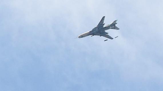 طـائرات النظام السوري تواصل فقصف أحياء شرق #دمشق