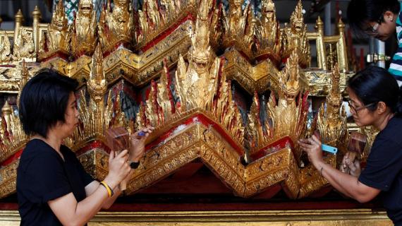 تجهيز عربة رفات ملك تايلاند