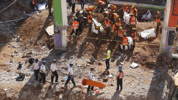 مصرع اثنين وأكثر من 20 جريحا جراء انهيار مبنى في تل أبيب