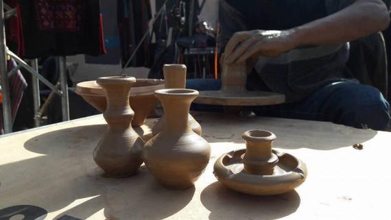 مهرجان "الجذور" الذي تنظمه جمعية الثقافة والفكر الحر بمدينة خانيونس جنوب قطاع غزة.