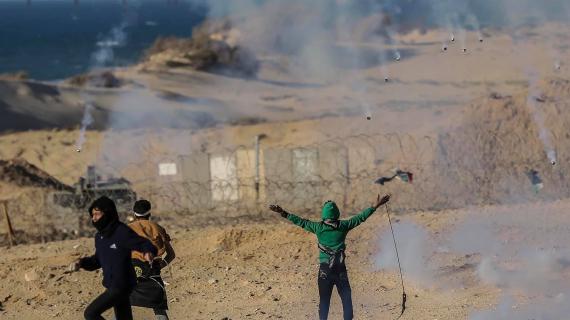 إصابات بقمع الاحتلال للمتظاهرين في الحراك البحري