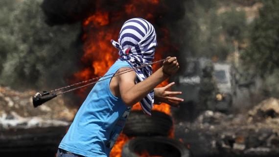 قوات الاحتلال تقمع مسيرة كفر قدوم الاسبوعية