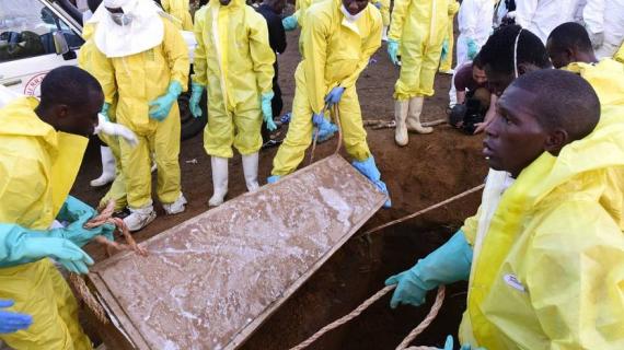 عدد ضحايا الفيضانات في سيراليون تجاوز 400 قتيل وفقدان 600 آخرين