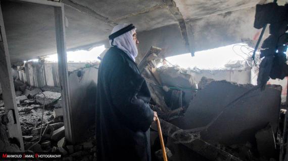 الاحتلال يفجر منزل عائلة الأسير الجريح خليل جبارين جنوب الخليل