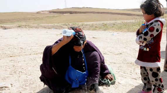 مشاهد من رحلة النزوح المأساوية في الموصل