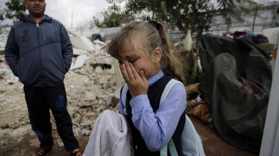 الاحتلال ينفذ حملة هدم واسعة استهدف منازل للمواطنين في انحاء الضفة