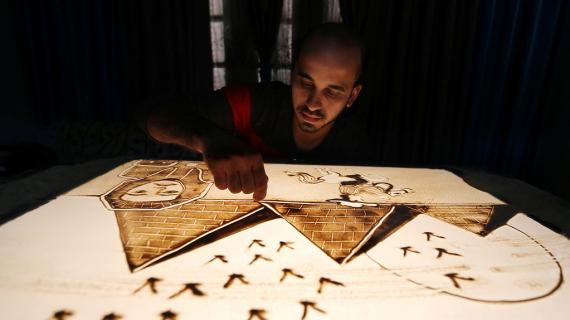 الرسم على الرمال في مصر